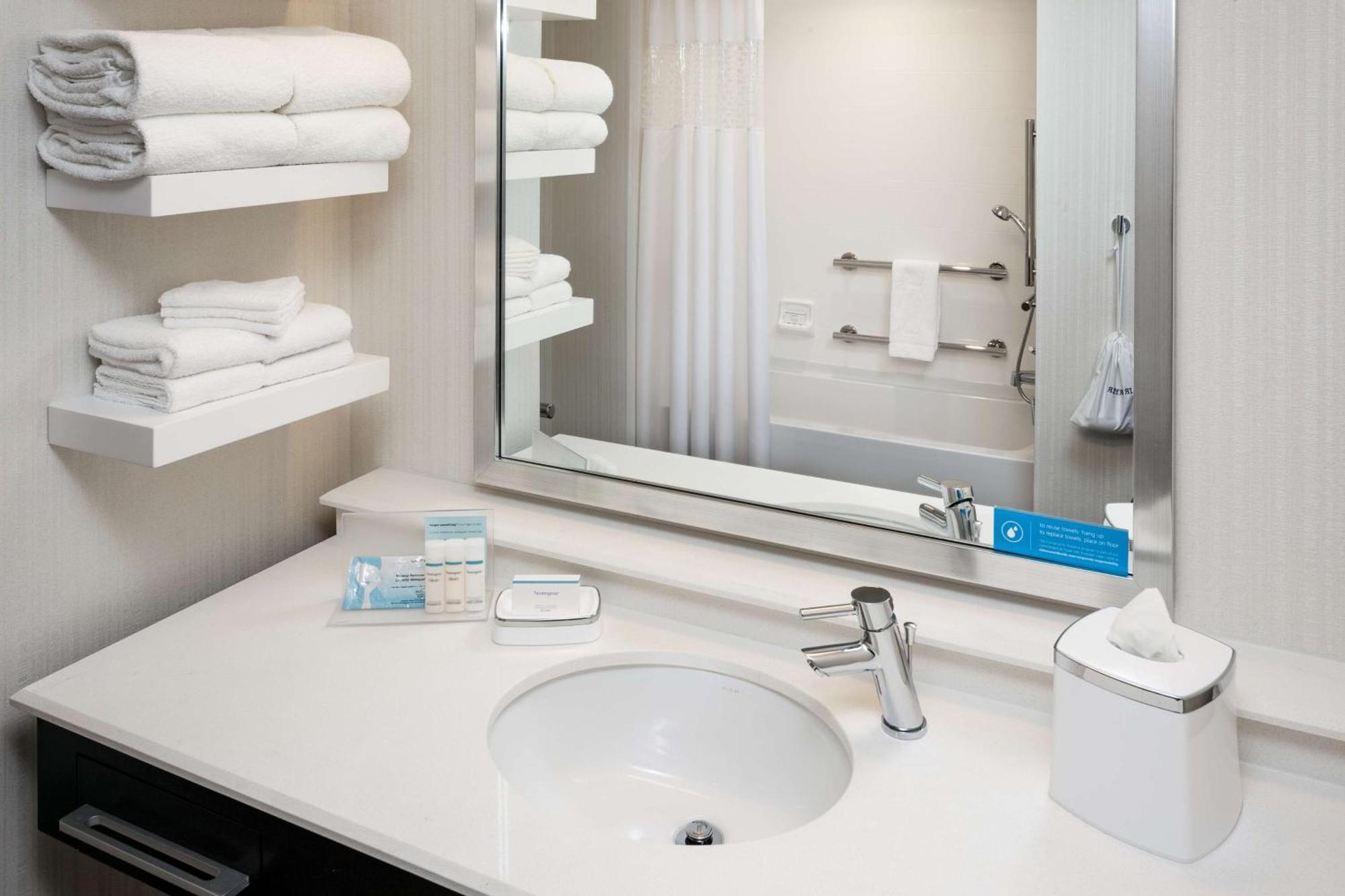 Hampton Inn & Suites By Hilton Seattle/Northgate Esterno foto